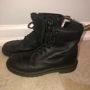 Dr. Martens Delaney Boot Size US 6.